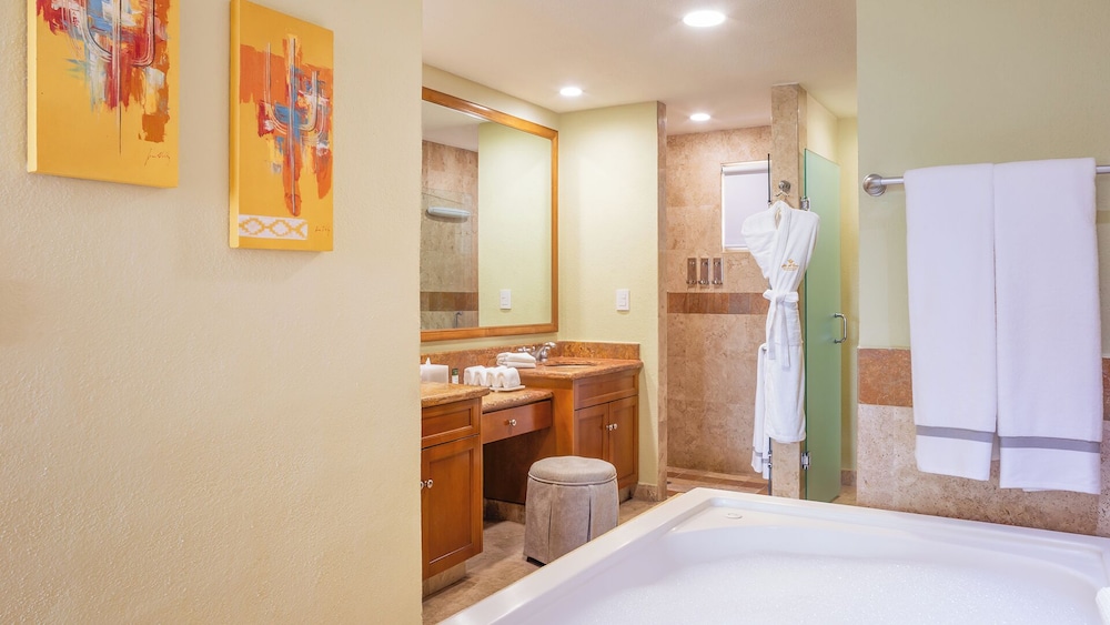 Two Bedroom Suite - Photo 11