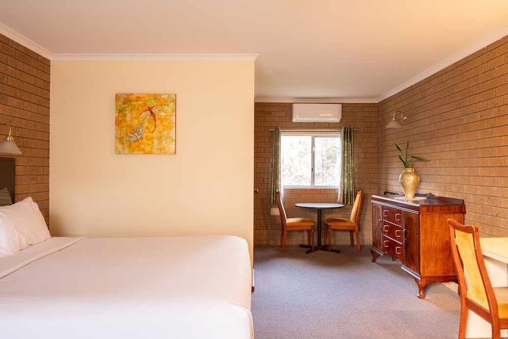 Deluxe King Room with Spa Bath