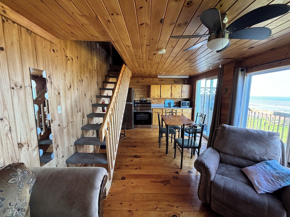 Standard Duplex, 2 Bedrooms, Ocean View, Beachfront photo 2