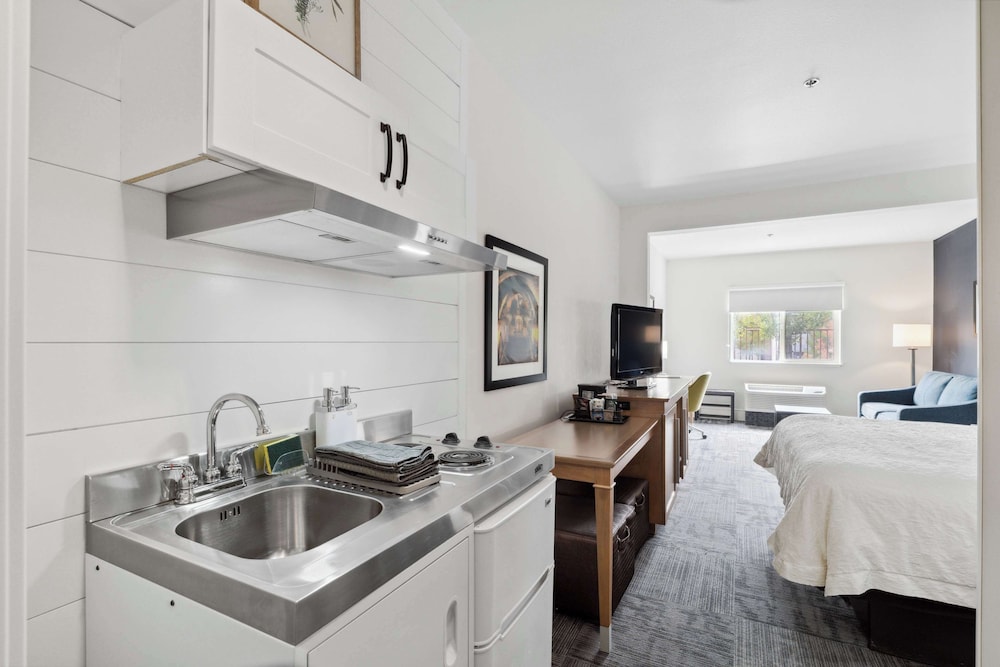 Suite, 2 Queen Beds - Photo 4
