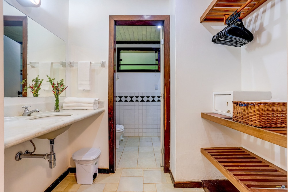 Basic Double Room, Jetted Tub photo 2