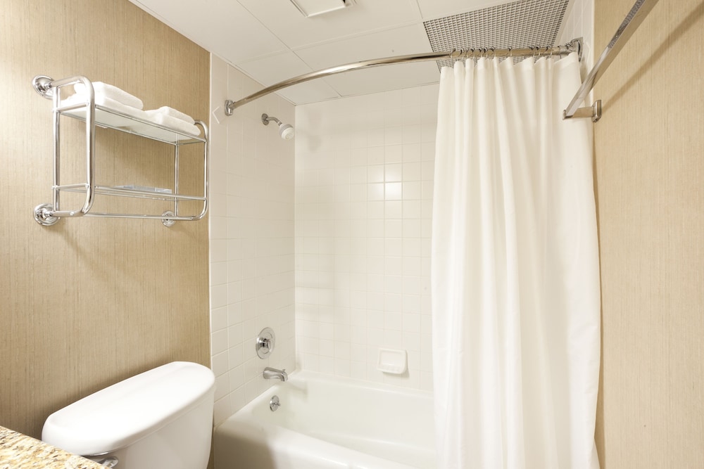 Room, 2 Queen Beds, Non Smoking (Pet Friendly) - Photo 5