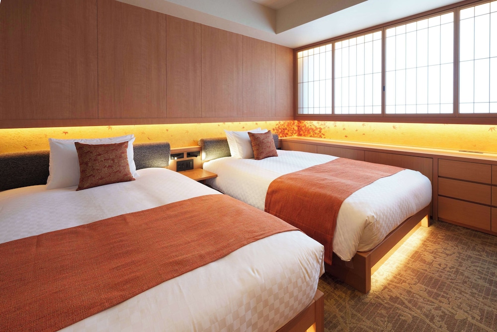 Superior Twin Room, Non Smoking, Bathtub - Photo 9