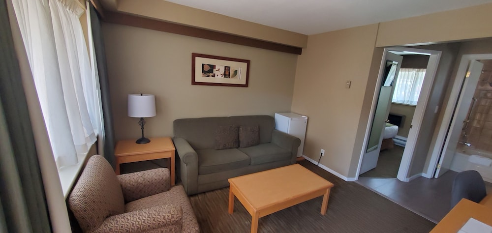Suite, 1 Queen Bed with Sofa bed, Non Smoking (Efficiency) - Photo 5