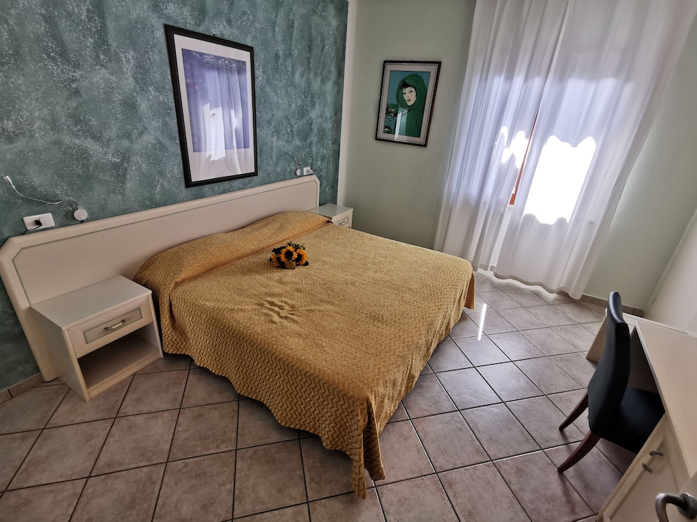 Double or Twin Room, Courtyard View