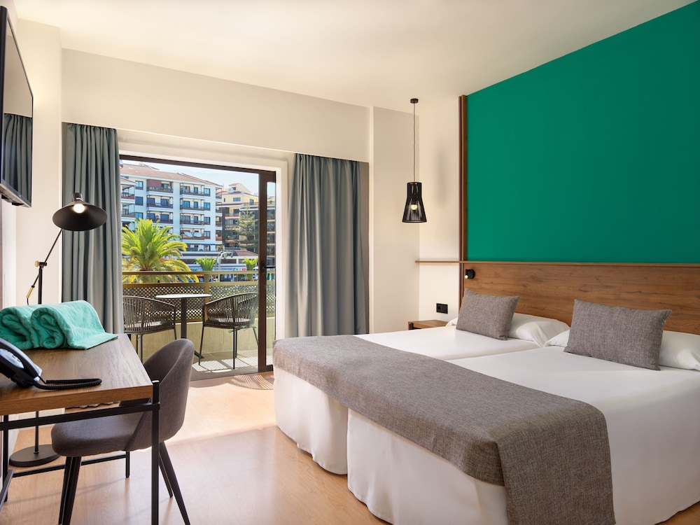 Premium Double Room, Mountain View (2 adults)
