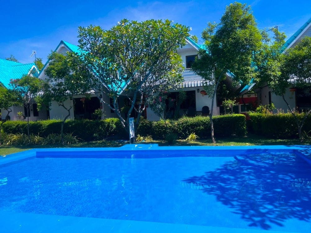 Poolside Villa photo 1