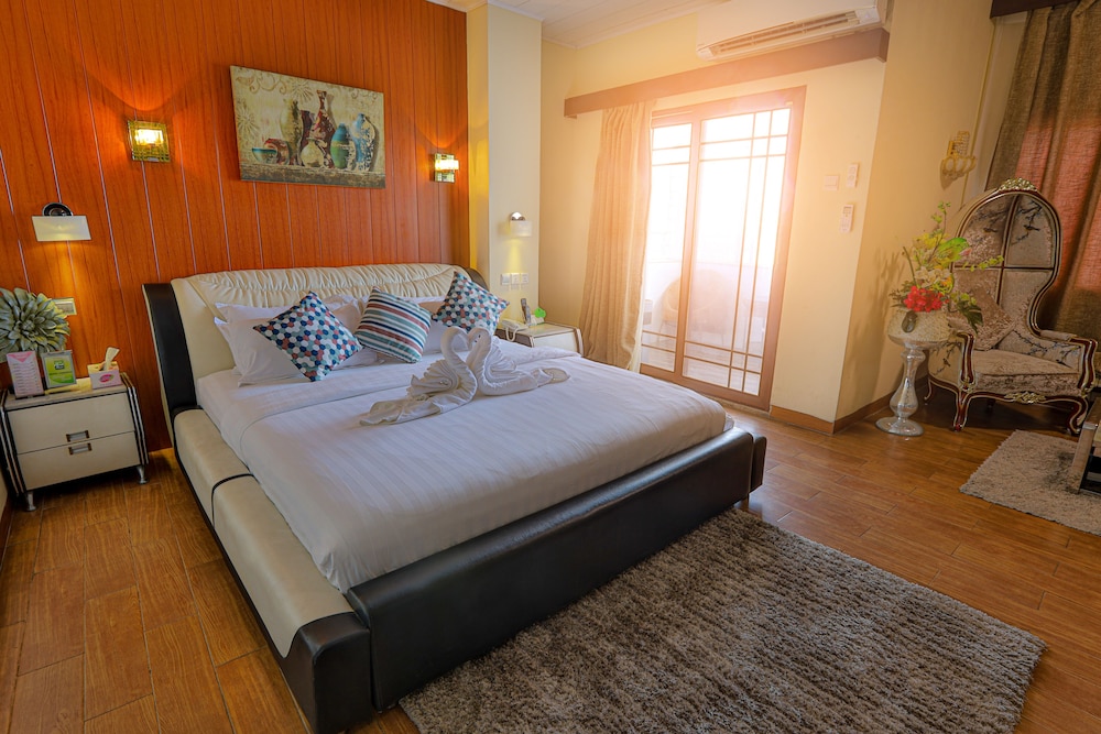 Deluxe Suite, City View photo 1