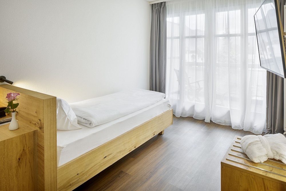 Classic Single Room, Mountain View photo 1