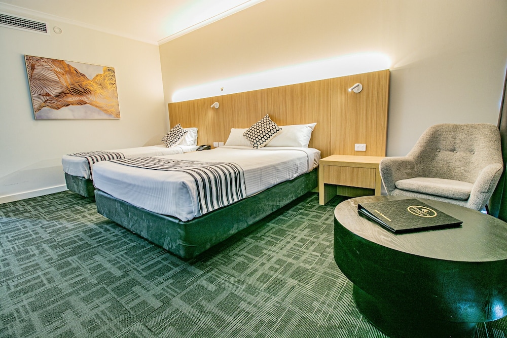 Ocean Side Queen Room - Photo 6