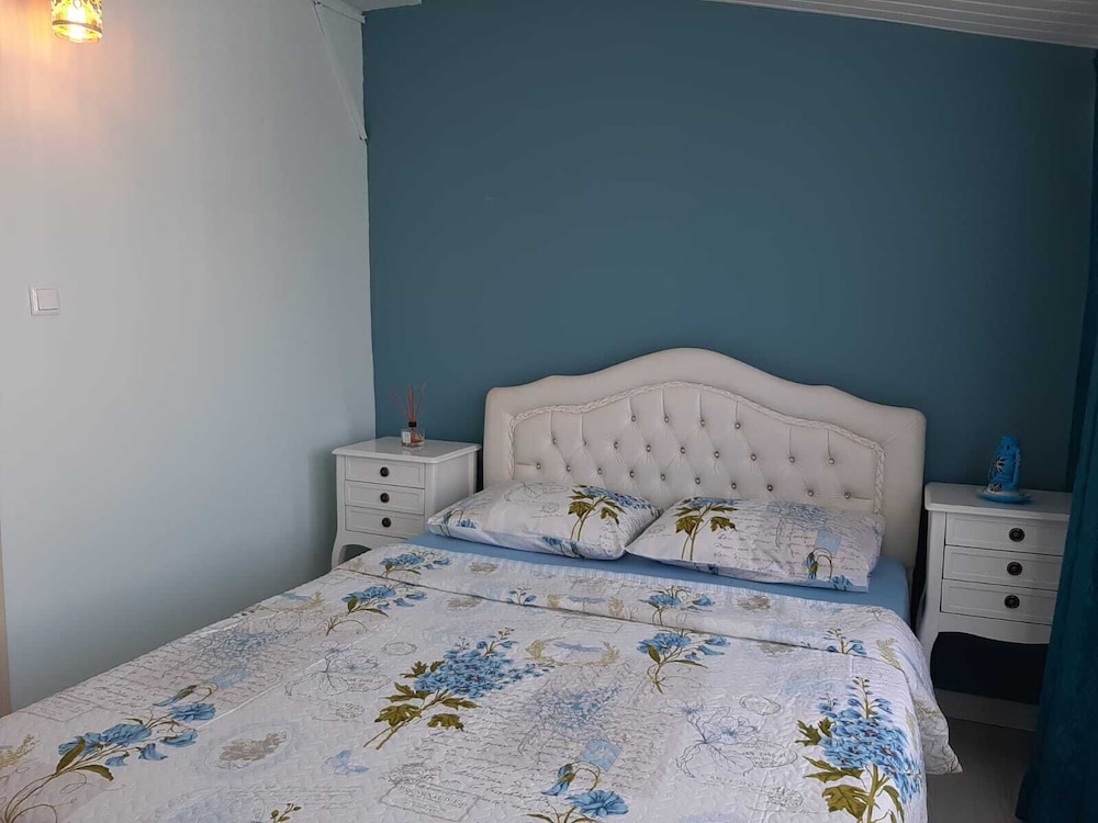 Deluxe Room, 1 Queen Bed with Sofa bed photo 3