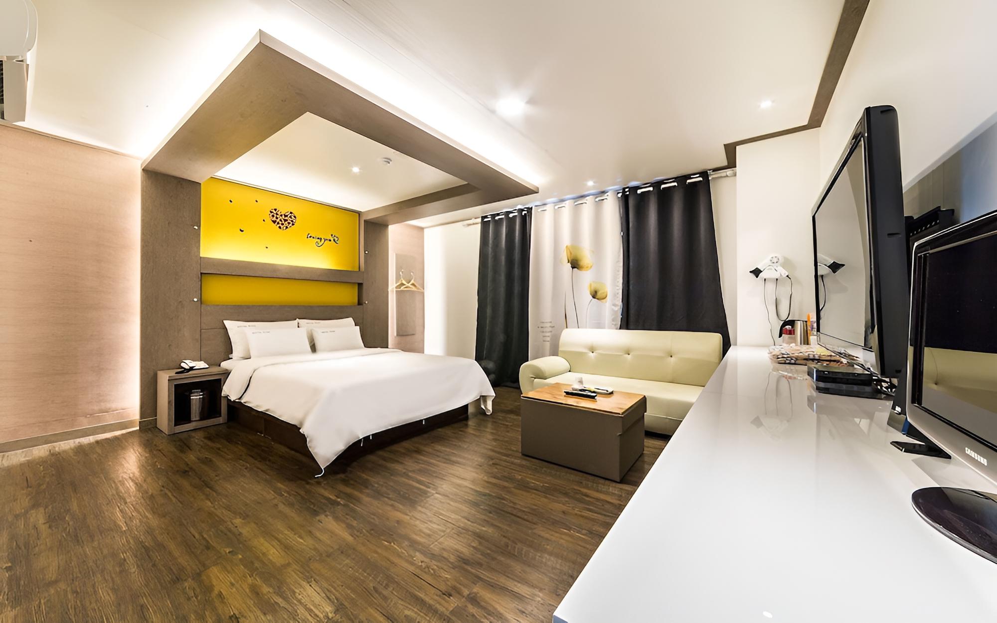 Room (Deluxe B) photo 3