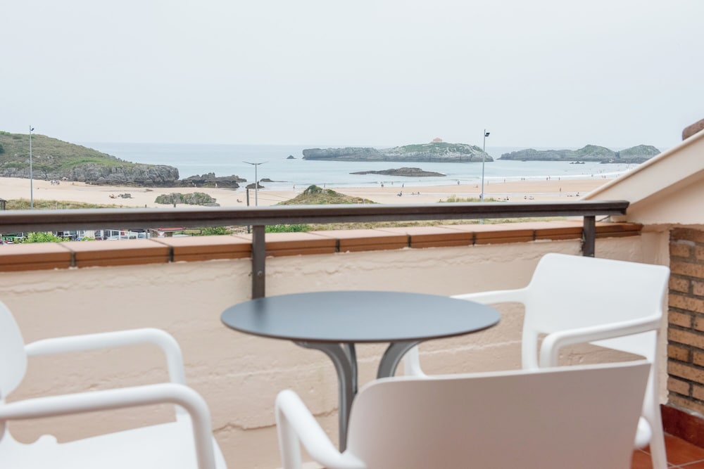 Premier Penthouse, 2 Bedrooms, Beach View