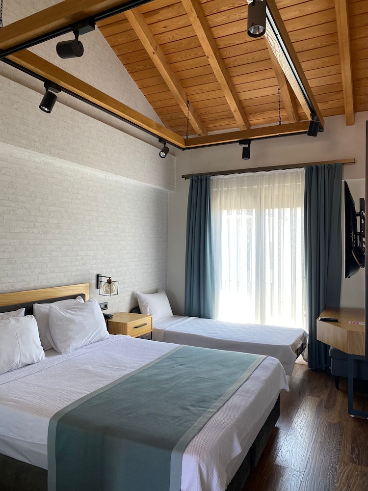 Deluxe Triple Room photo 1