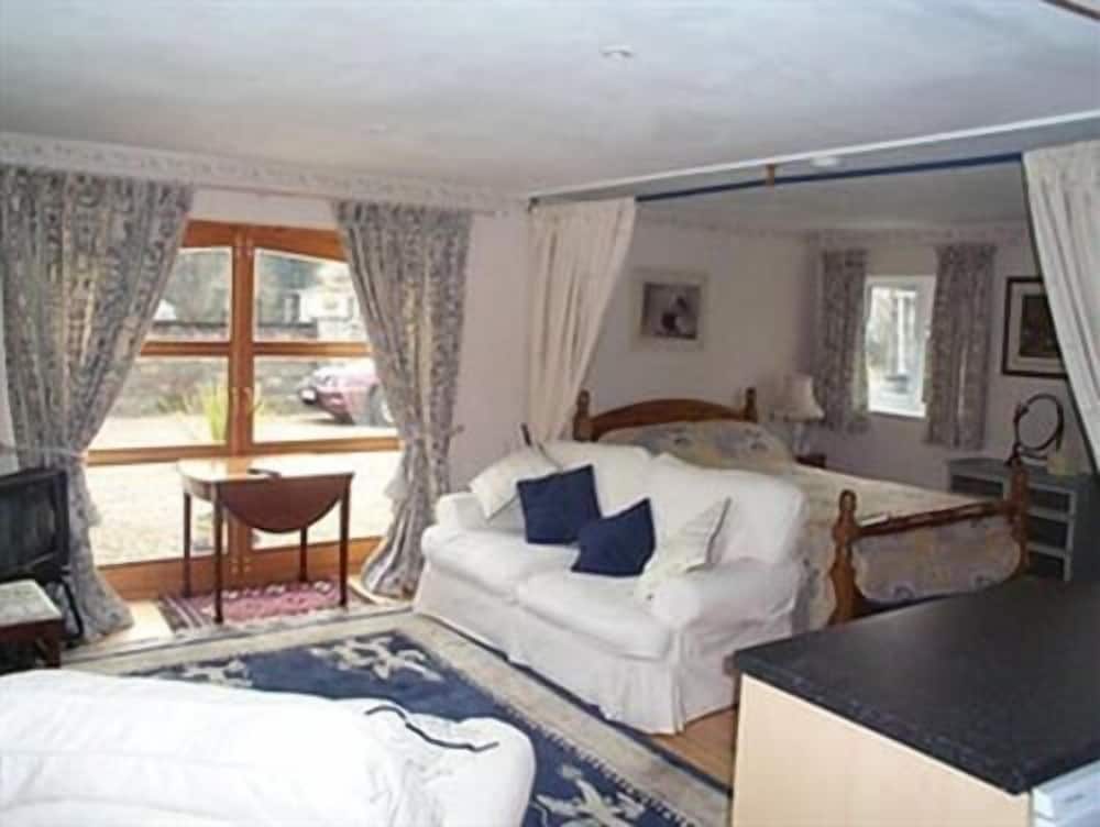 Studio, Private Bathroom (for up to 4) photo 2