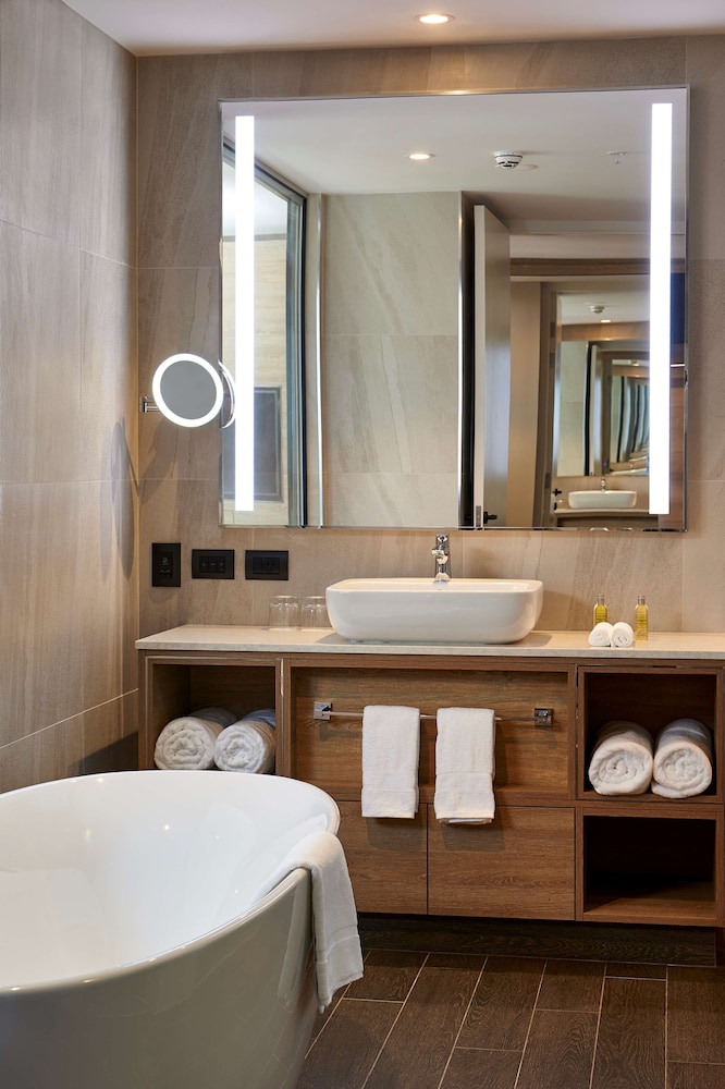 Junior Suite, 1 King Bed (Panoramic View)