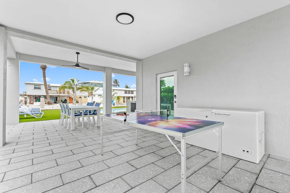 Saltwater Social Game Room Pool Dock Views, Billede 41