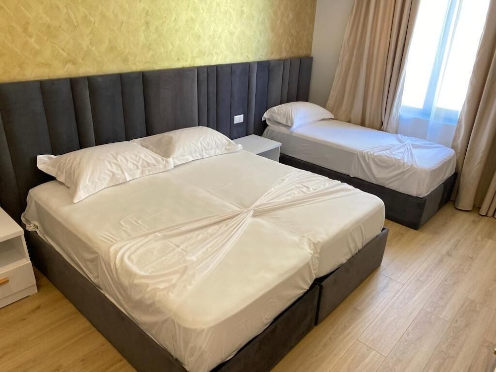 Triple Room, 3 Twin Beds photo 3