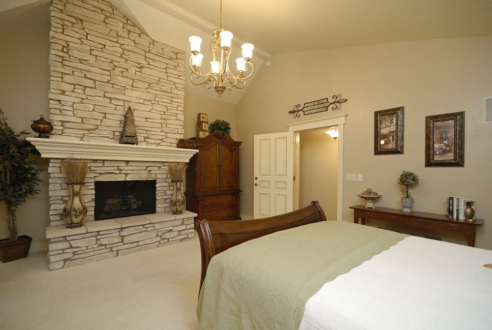 Luxury Suite, 1 King Bed (The Bella Suite) photo 1