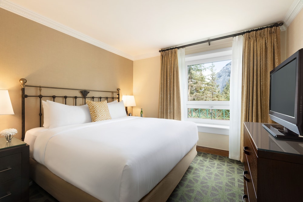 Suite, 2 Queen Beds (Gatehouse)