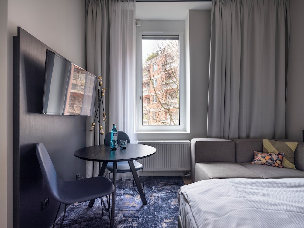 L Studio, Kitchenette, Twin Bed, Lift