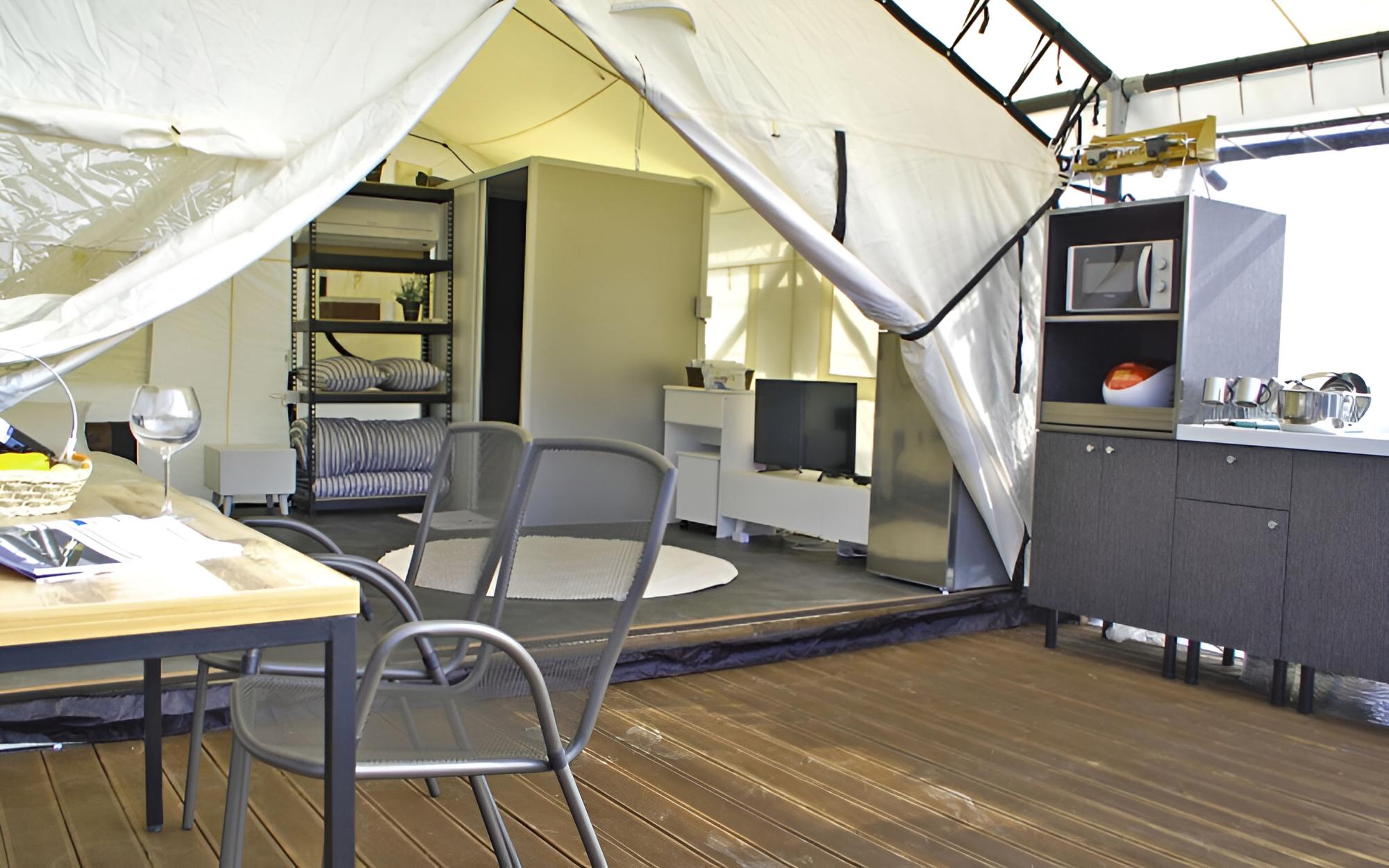 Room (Glamping A8)