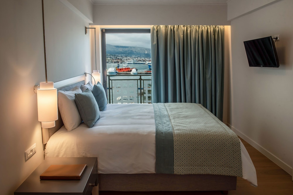 Executive Suite - Photo 7