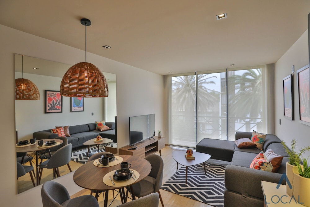 One Bedroom Apartment With Kitchenette & Balcony