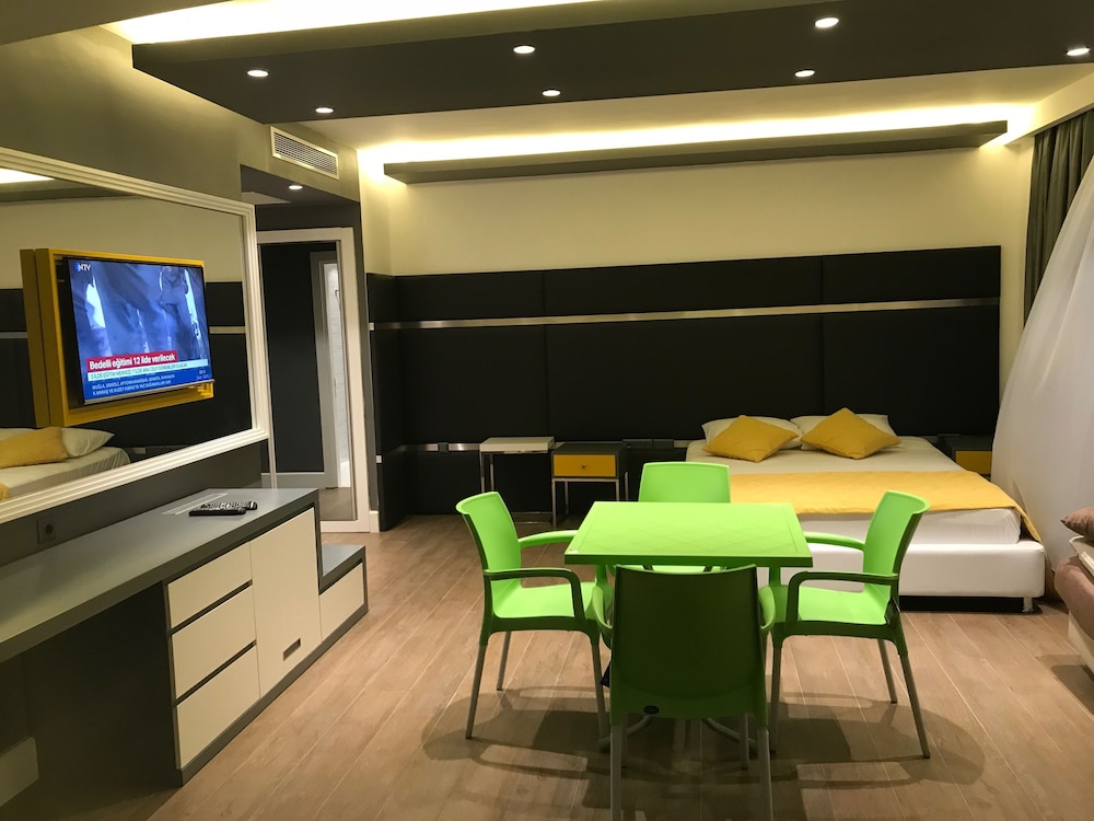 Luxury Quadruple Room - Photo 1