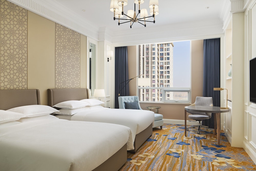 Room, 2 Double Beds, City View
