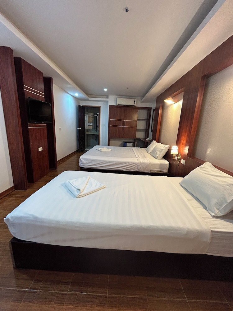 Deluxe Twin Room photo 3