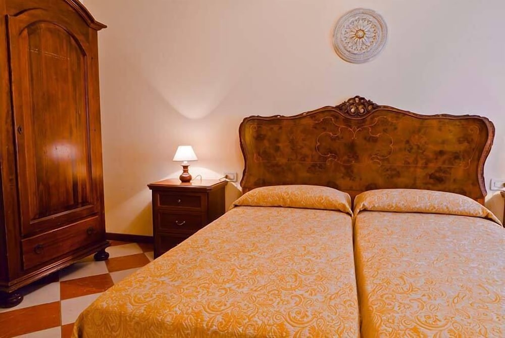 Double Room, 2 Twin Beds photo 2