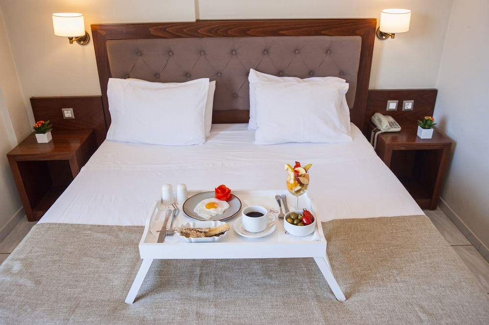 Double or Twin Room with Balcony (Panoramic View) - Photo 23