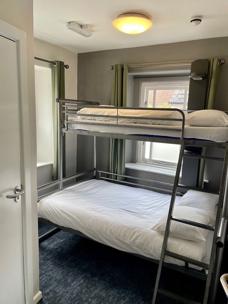 Room, Ensuite (3 Bed Private) photo 1