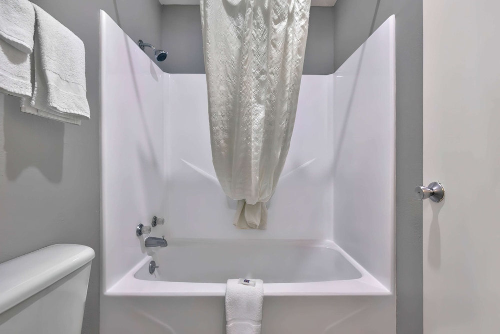 Deluxe Room, 2 Queen Beds, Non Smoking, Kitchenette - Photo 6
