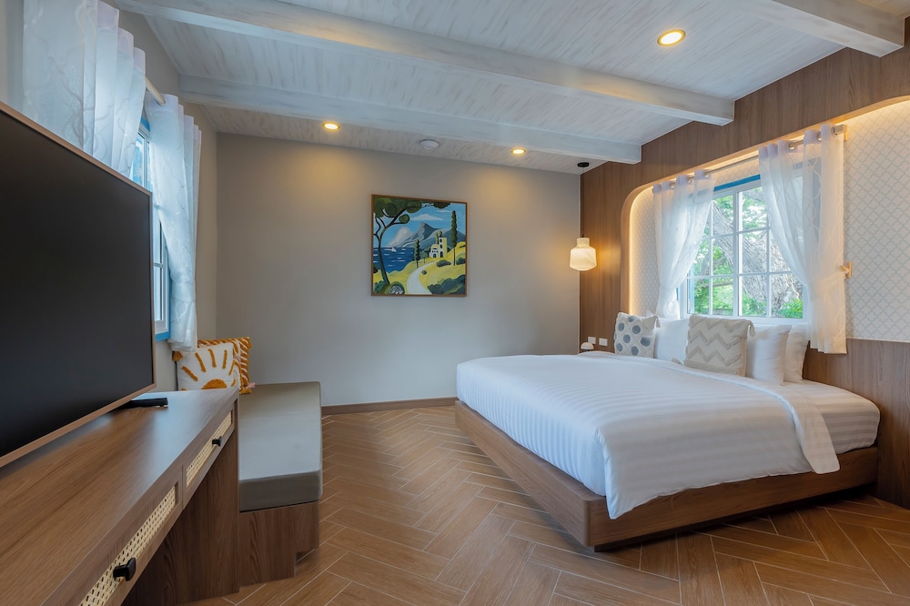 Cafe Suites 2, Deluxe Double Room - Photo 1