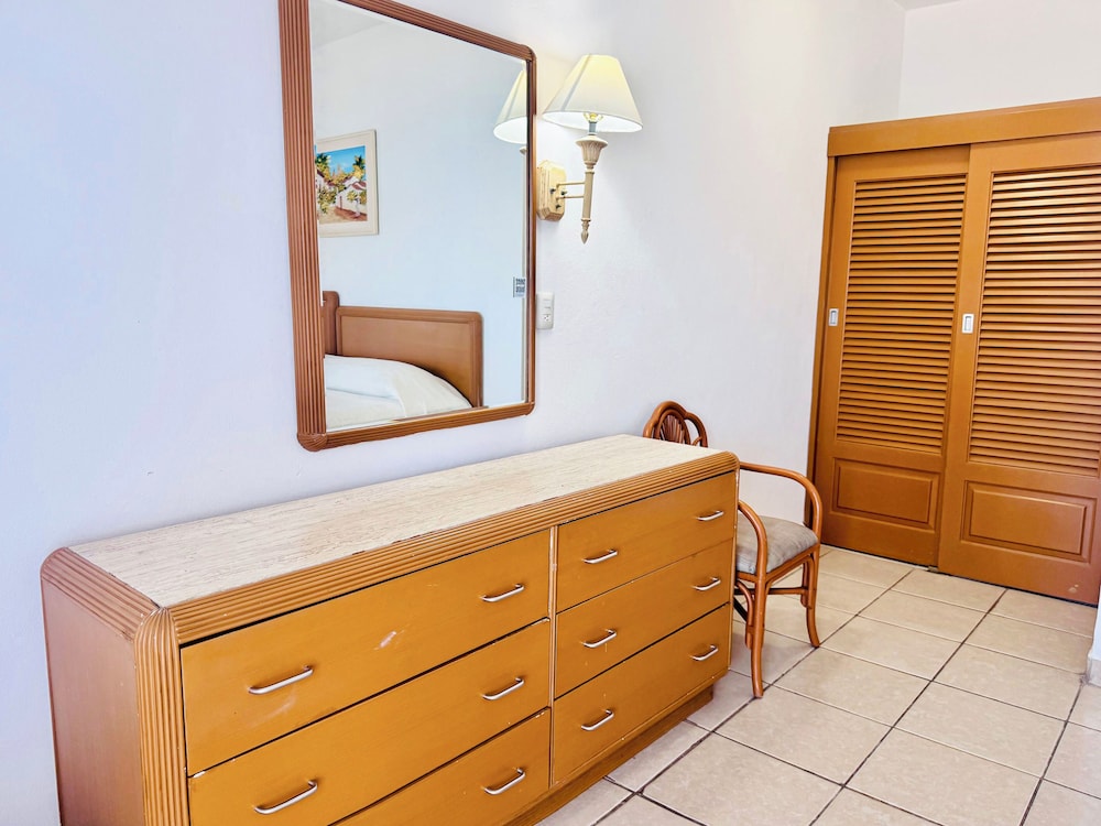 Deluxe Twin Room with Sea View - Photo 2