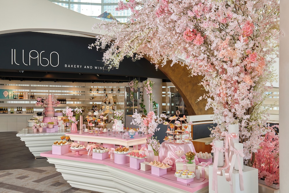 [Sweet Blossom Pkg] East Superior(Standard/Twin) - Illago Cherry Blossom Drink+Dessert For 2