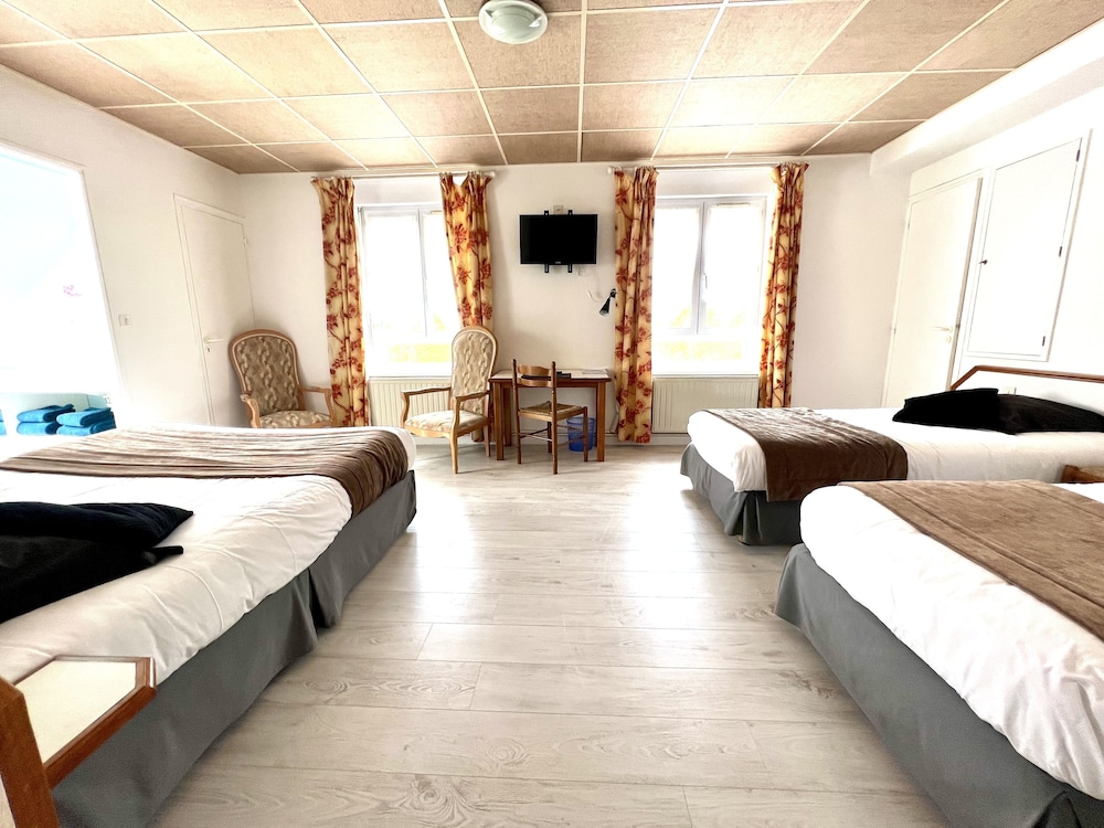 Family Room, Multiple Beds