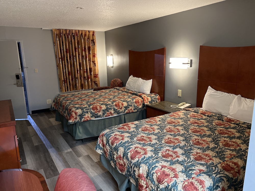 Standard Room, 2 Queen Beds, Smoking, Refrigerator & Microwave photo 1