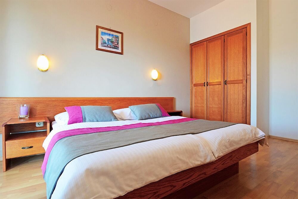 Deluxe Apartment, 3 Bedrooms, Balcony, Beachside