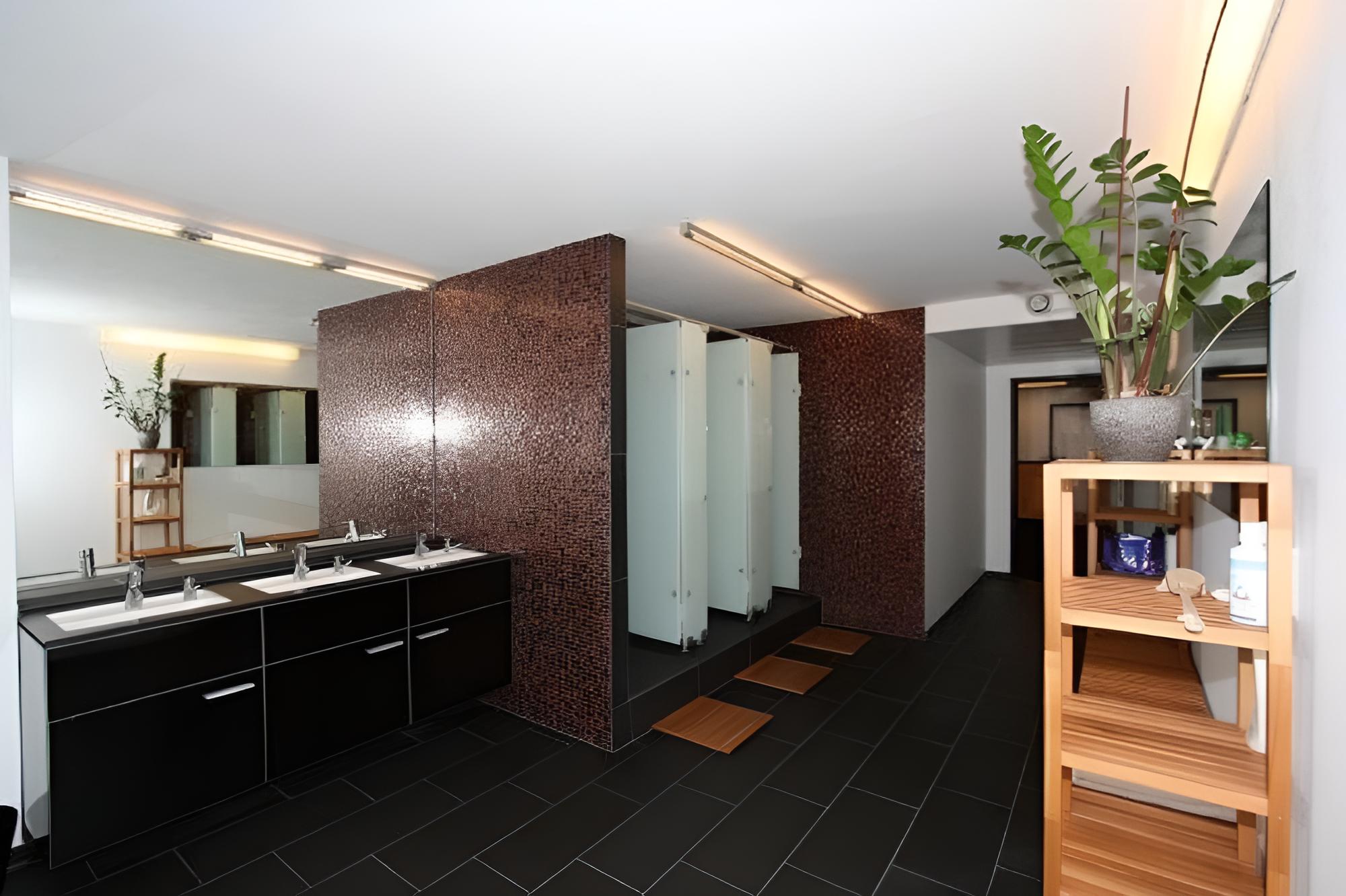 Basic Double Room, Shared Bathroom
