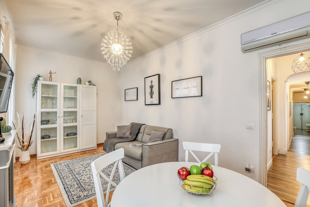 House, 1 Bedroom, Balcony