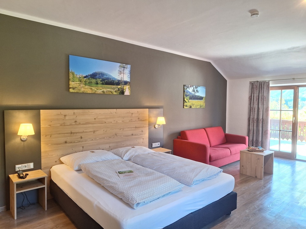 Superior Double Room, 1 King Bed with Sofa bed, Balcony photo 3