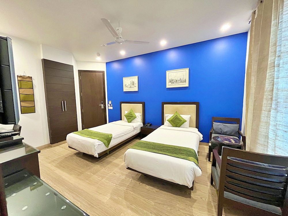 Premium Double or Twin Room - Photo 15