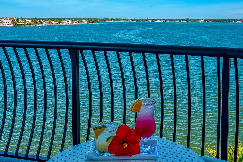 Suite, 2 Bedrooms, Bay View - Photo 9