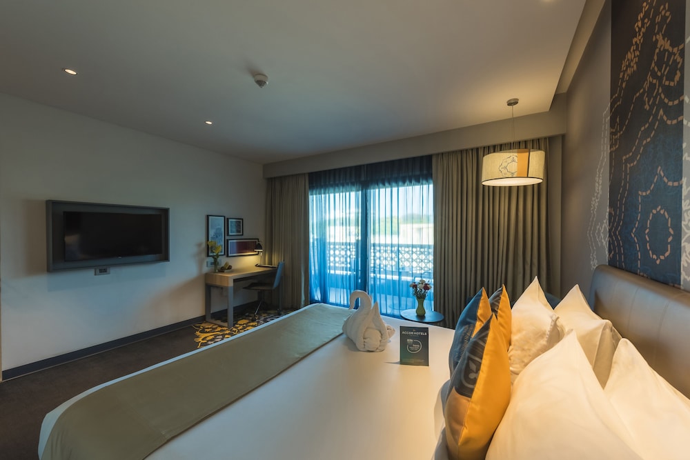 Deluxe Room (King) photo 2