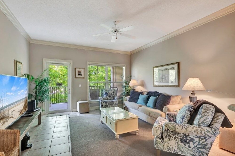 Condo, 2 Bedrooms