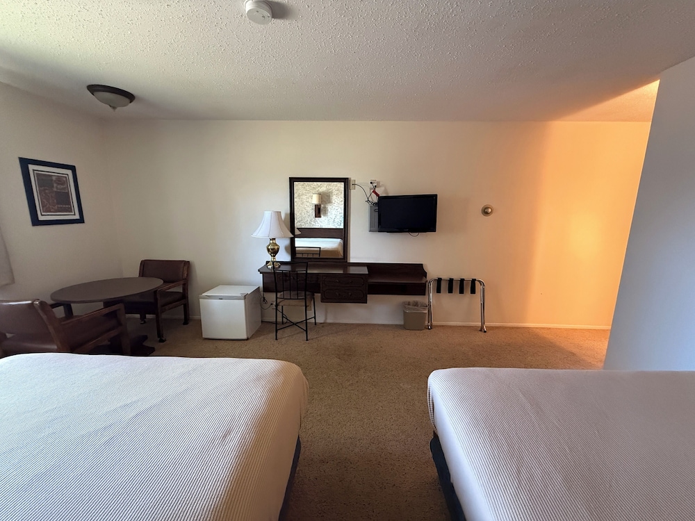 Room, 2 Double Beds, Non Smoking photo 3
