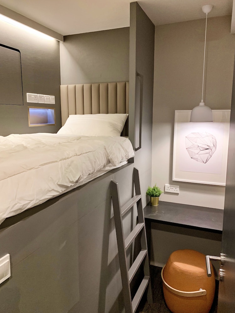Private Single Room, Shared Bathroom photo 2